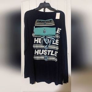 Long sleeve shirt and skull cap